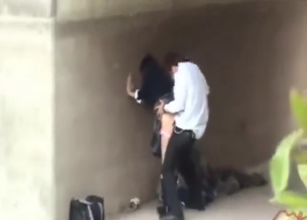 うら若き学生たちの青姦！高架下の性処理ｗ